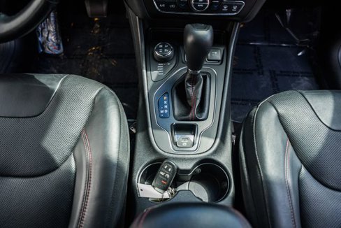 Used 2019 Jeep Cherokee Trailhawk image 34
