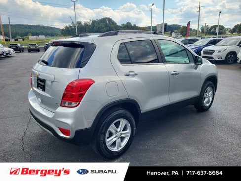 Used 2020 Chevrolet Trax LT w/ LT Convenience Package image 5