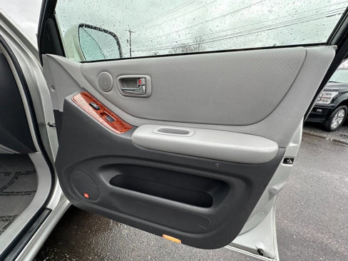 Used 2005 Toyota Highlander Limited image 18
