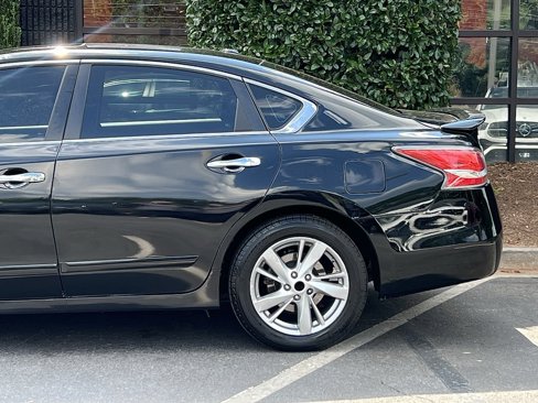 Used 2015 Nissan Altima 2.5 SL w/ Moonroof Package image 11
