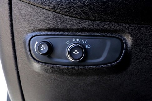 Used 2018 Chevrolet Equinox LS image 20