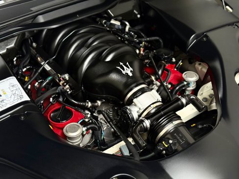 Used 2014 Maserati GranTurismo Sport image 41