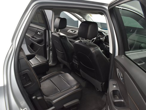 Used 2018 Chevrolet Traverse LT w/ LPO, Floor Liner Package image 17