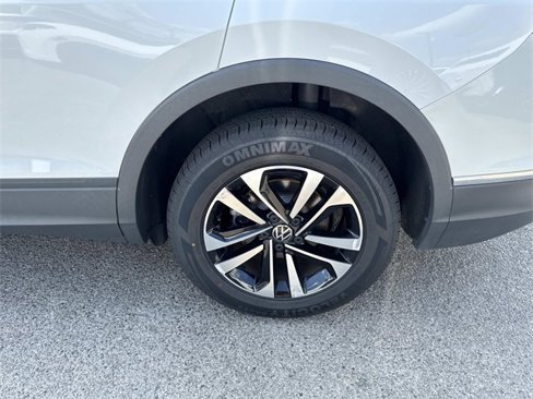 Certified 2022 Volkswagen Tiguan S image 7