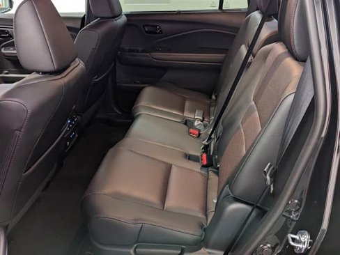Certified 2025 Honda Passport Black Edition image 28