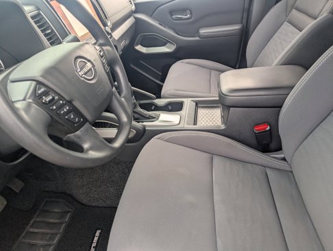 Used 2022 Nissan Frontier SV w/ Technology Package image 18