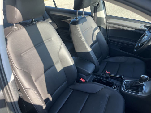 Used 2016 Volkswagen Golf Limited Edition image 31