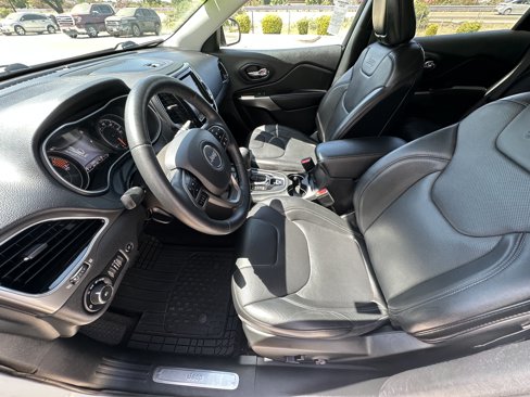 Used 2019 Jeep Cherokee Limited w/ Luxury Group image 15