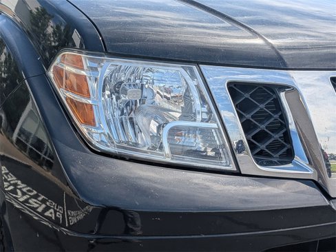 Used 2021 Nissan Frontier SV w/ SV Utility Package image 9