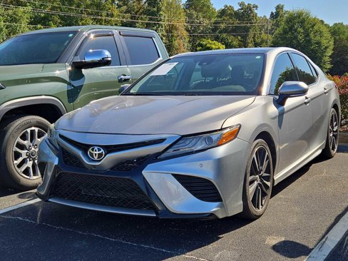 Used 2019 Toyota Camry XSE image 3