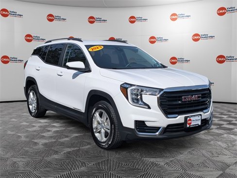 Used 2023 GMC Terrain SLE w/ Driver Convenience Package image 3