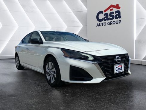 Certified 2025 Nissan Altima 2.5 S image 1