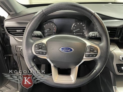 Used 2022 Ford Explorer XLT w/ Equipment Group 202A image 14