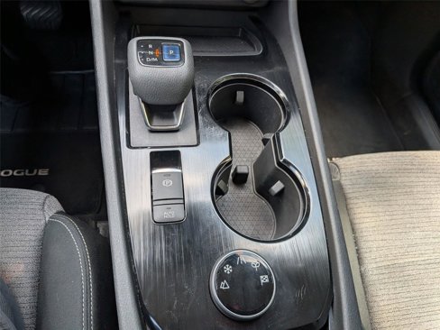 Used 2022 Nissan Rogue SV image 24