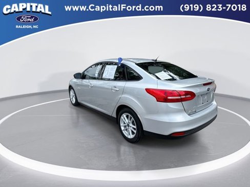 Certified 2018 Ford Focus SE image 6
