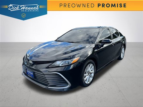 Used 2021 Toyota Camry LE image 1