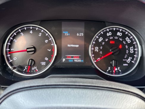 Used 2022 Toyota RAV4 LE image 32