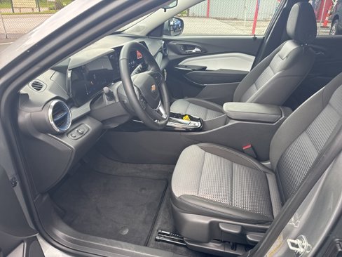 New 2025 Chevrolet Trax LT w/ Driver Confidence Package image 8