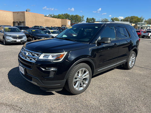 Used 2019 Ford Explorer XLT w/ Equipment Group 202A image 3