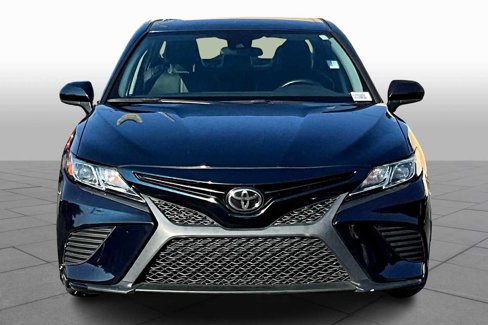 Used 2019 Toyota Camry SE image 3