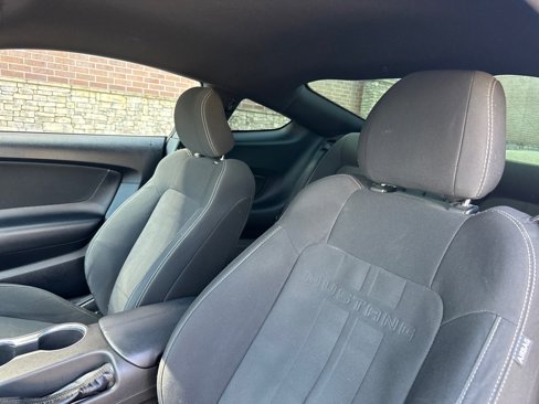 Used 2018 Ford Mustang Coupe image 15