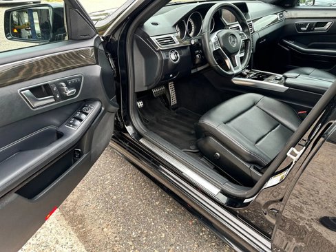 Used 2016 Mercedes-Benz E 350 4MATIC Sedan w/ Premium Package image 9