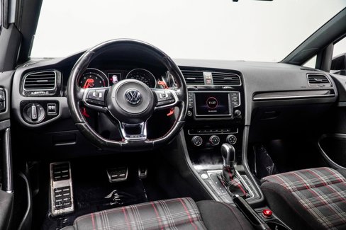 Used 2017 Volkswagen GTI Sport image 5