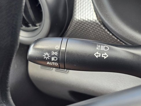 Used 2019 Nissan Kicks S image 24