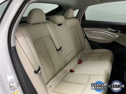 Used 2021 Audi e-tron Premium Plus w/ Premium Plus Package image 79