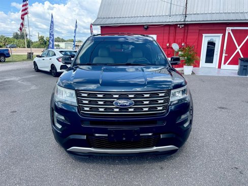 Used 2016 Ford Explorer XLT w/ Equipment Group 202A image 2