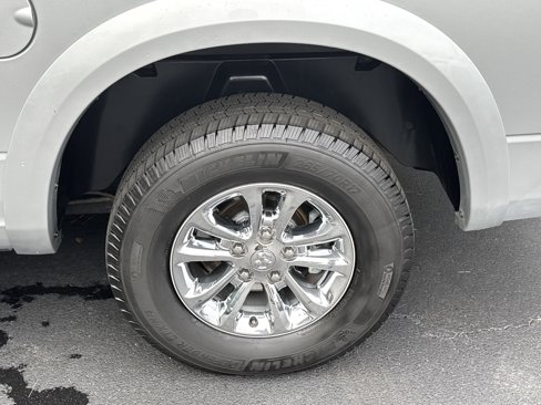 Used 2018 RAM 1500 Laramie w/ Convenience Group image 13