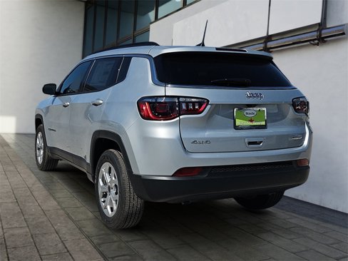 New 2025 Jeep Compass Latitude image 3