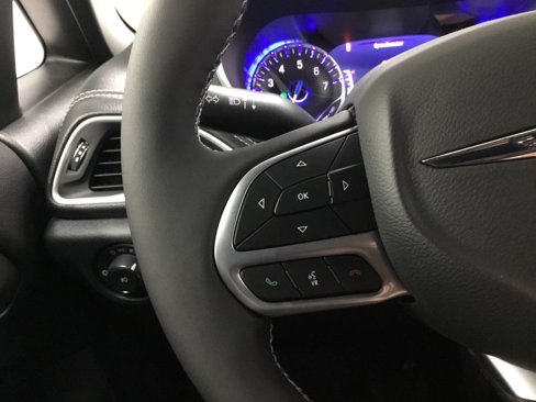 New 2025 Chrysler Pacifica Select image 39