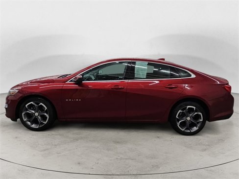 Used 2024 Chevrolet Malibu LT image 2