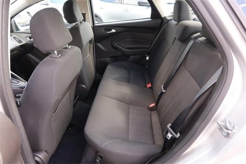 Used 2017 Ford Focus SE image 9