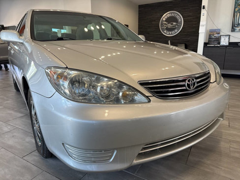 Used 2005 Toyota Camry LE image 1