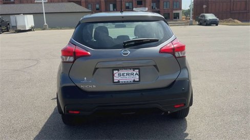 Used 2020 Nissan Kicks S image 7