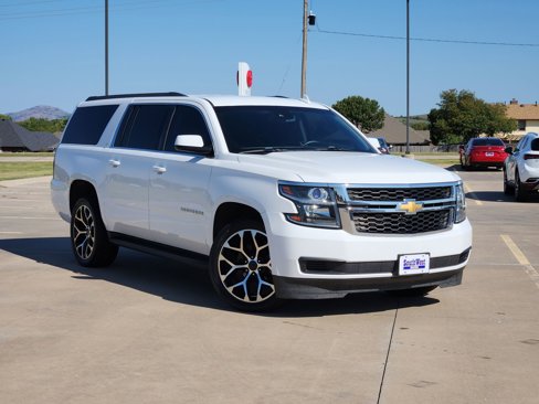 Used 2016 Chevrolet Suburban LT image 6