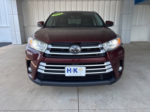 Used 2019 Toyota Highlander XLE image 2