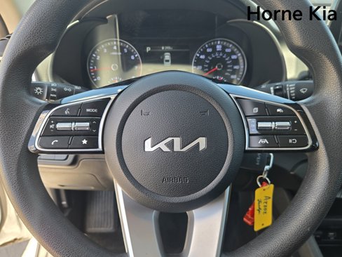 Used 2023 Kia Forte LXS image 29