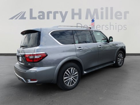 Used 2023 Nissan Armada SL w/ Captain's Chairs Package image 5
