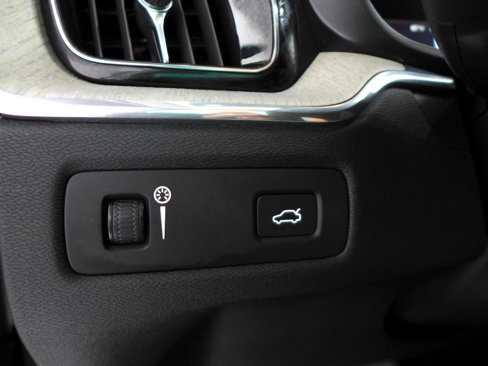 Used 2020 Volvo XC60 T6 Inscription image 20