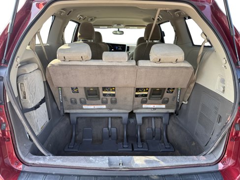 Used 2016 Toyota Sienna LE image 17