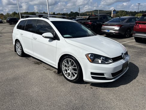 Used 2015 Volkswagen Golf S image 1