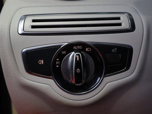 Used 2015 Mercedes-Benz C 300 4MATIC Sedan image 26