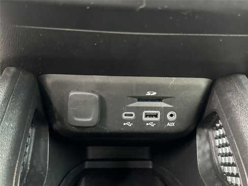 Used 2023 Chevrolet TrailBlazer RS w/ Sun and Liftgate Package image 9
