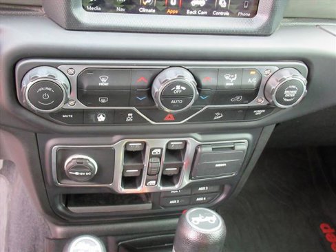 Used 2019 Jeep Wrangler Unlimited Sahara image 22