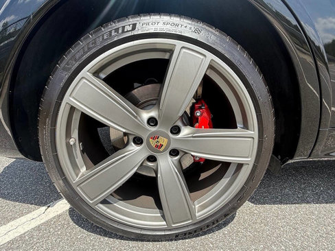 Used 2022 Porsche Cayenne GTS image 10