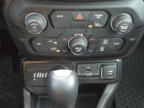 Used 2023 Jeep Renegade Trailhawk image 21