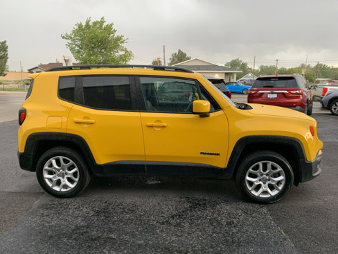Used 2018 Jeep Renegade Latitude w/ Cold Weather Group image 5